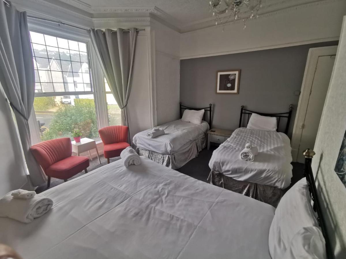 Hotel The Alexander - By Tifa Stays *